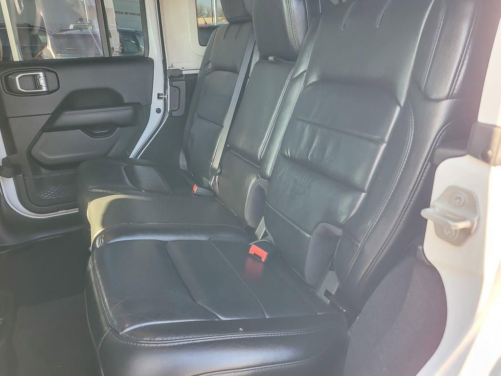 Used 2021 Jeep Wrangler Unlimited Sahara AWD/4WD image 11