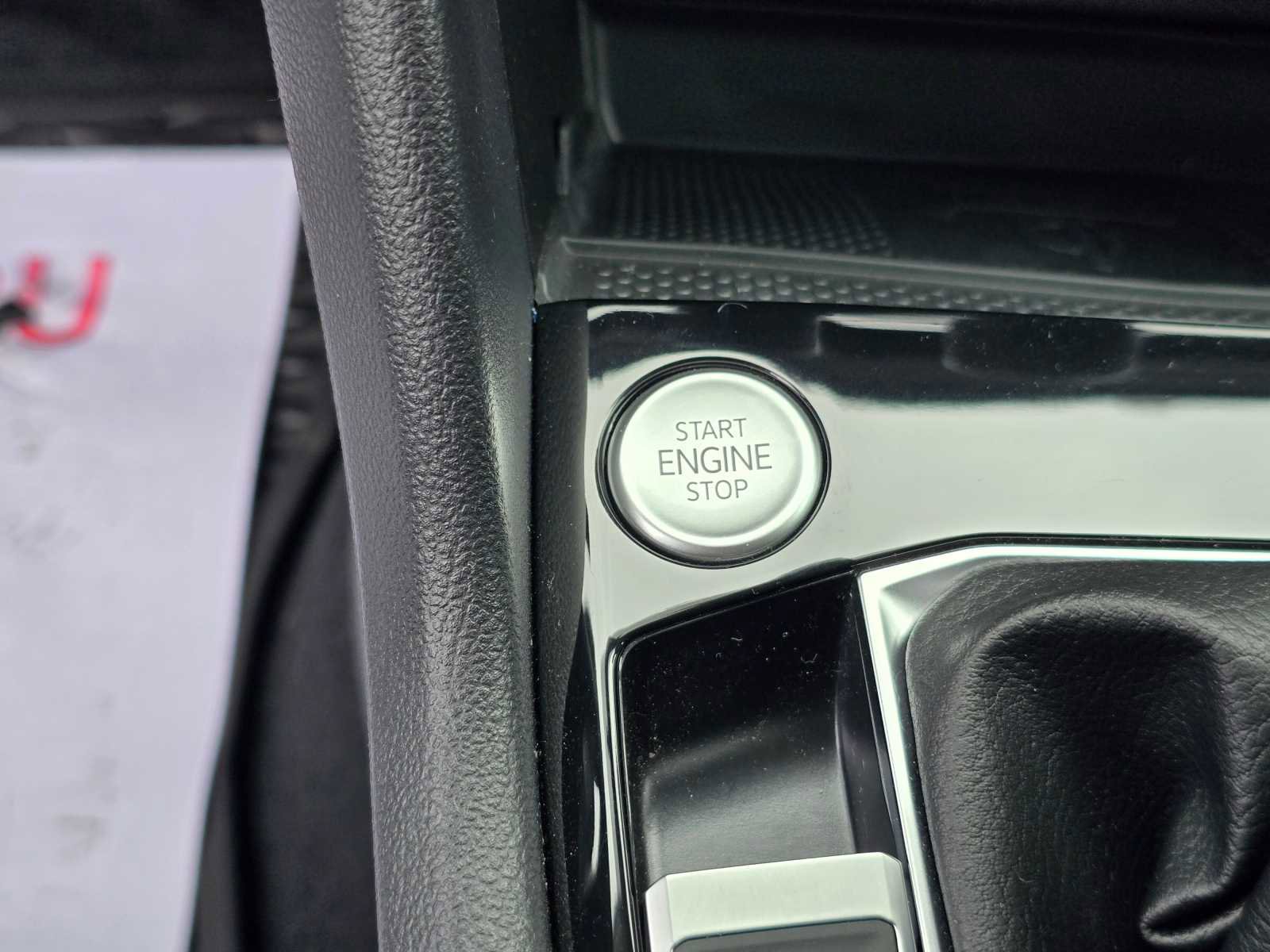 New 2024 Volkswagen Taos SE image 30