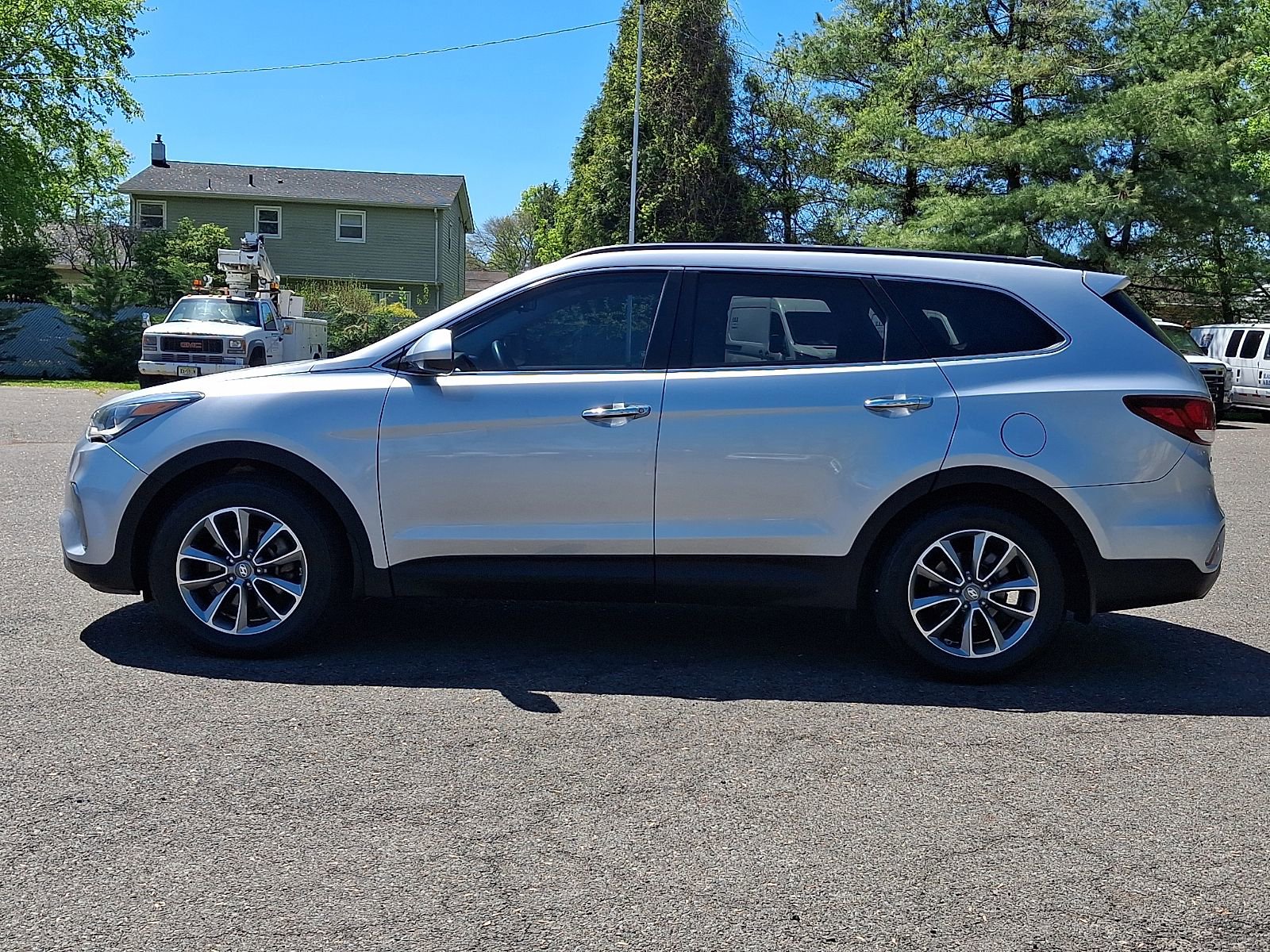 Used 2019 Hyundai Santa Fe XL SE FWD image 4