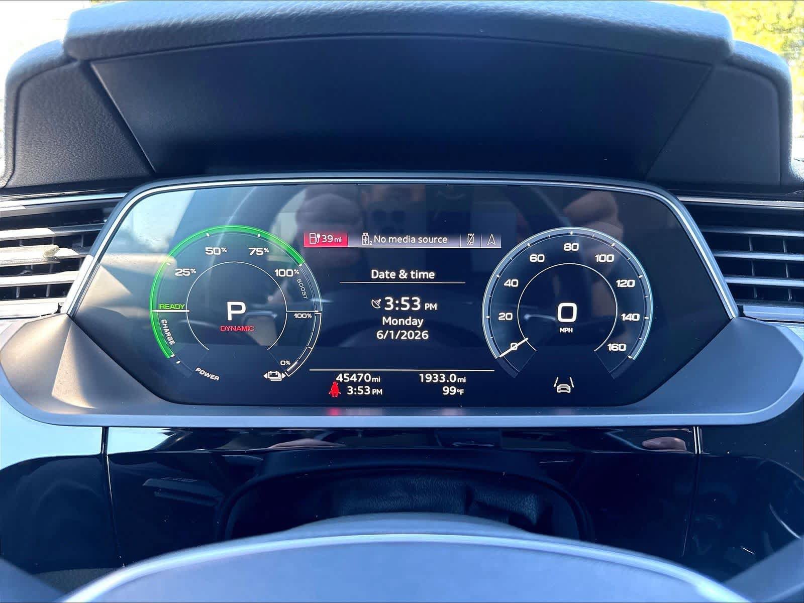 Used 2023 Audi e-tron Premium Plus w/ Premium Plus Package AWD/4WD image 23