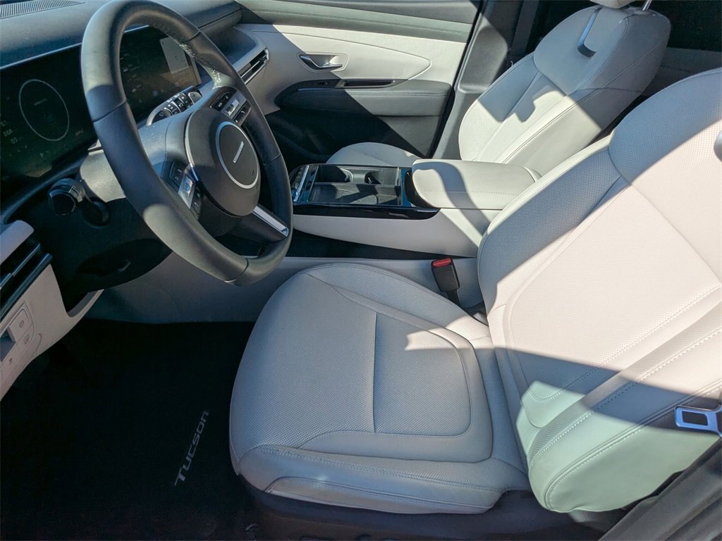 Certified 2025 Hyundai Tucson Limited image 16