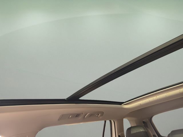 Used 2024 Volkswagen Tiguan Wolfsburg Edition image 25