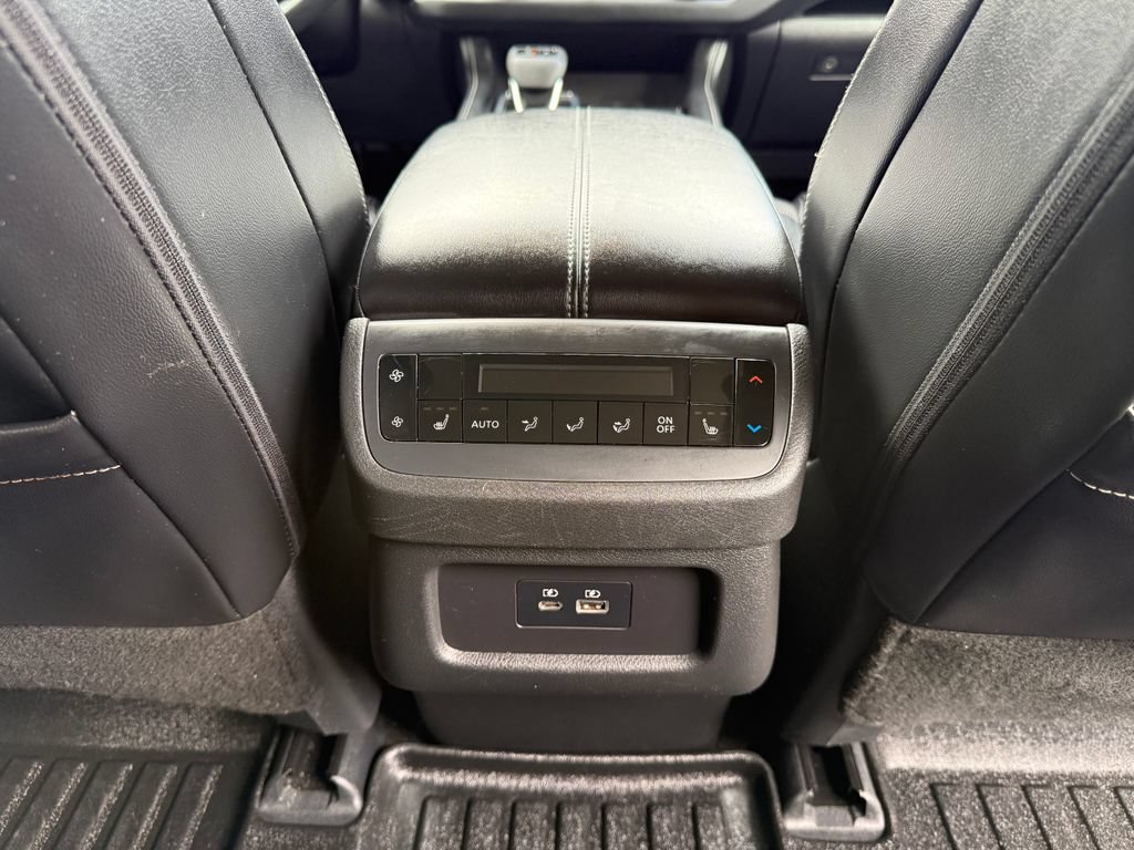 Used 2024 Nissan Pathfinder SL w/ SL Premium Package AWD/4WD image 29