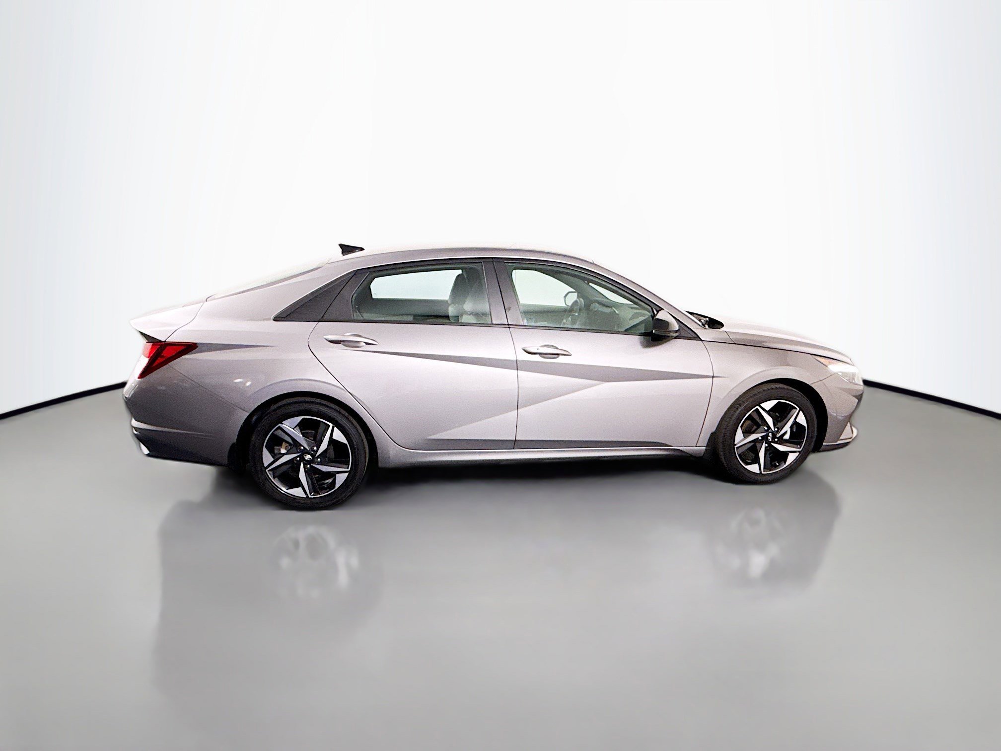 Used 2023 Hyundai Elantra SEL w/ Convenience Package FWD image 11