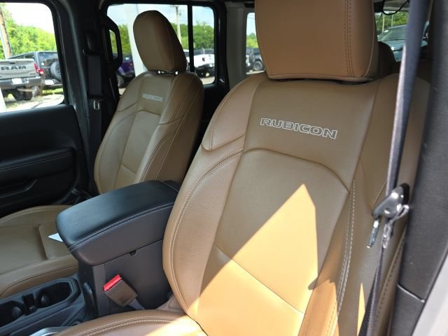 Used 2022 Jeep Wrangler Unlimited Rubicon w/ LED Lighting Group AWD/4WD image 11