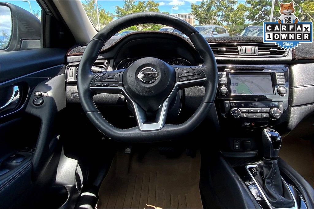 Used 2017 Nissan Rogue SV w/ SV Premium Package image 5