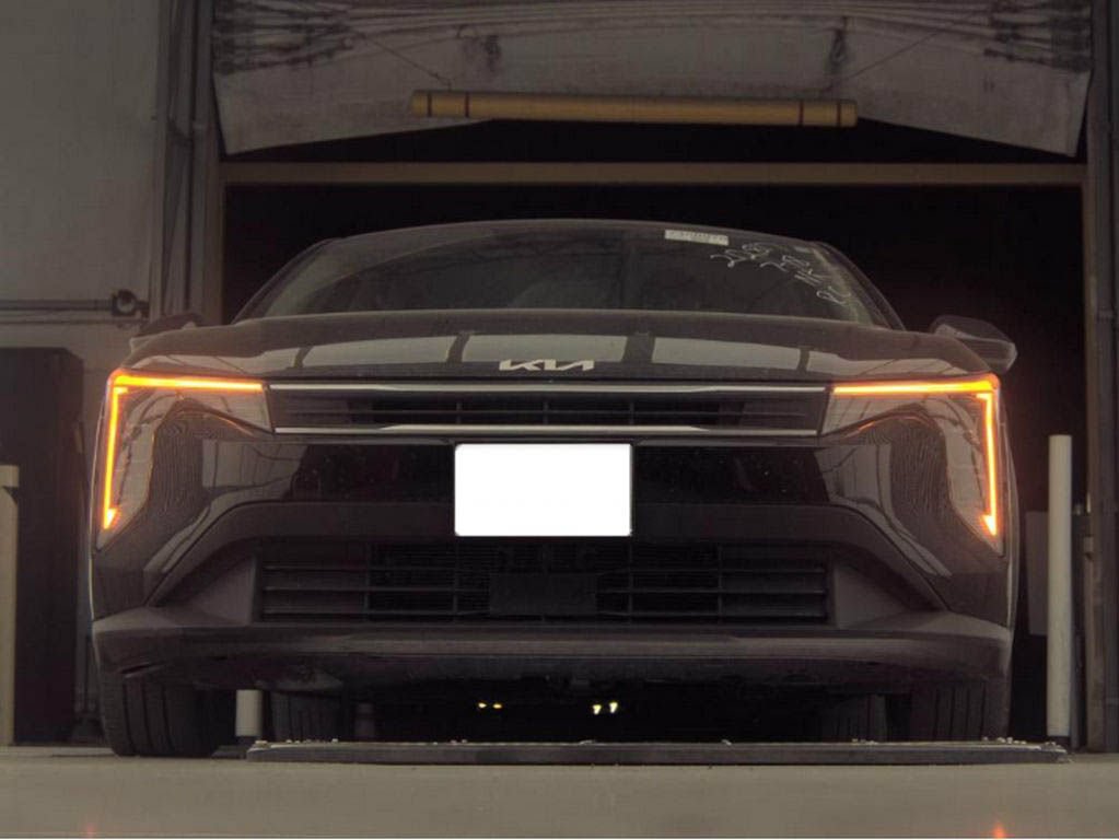 Used 2025 Kia K4 FWD image 3