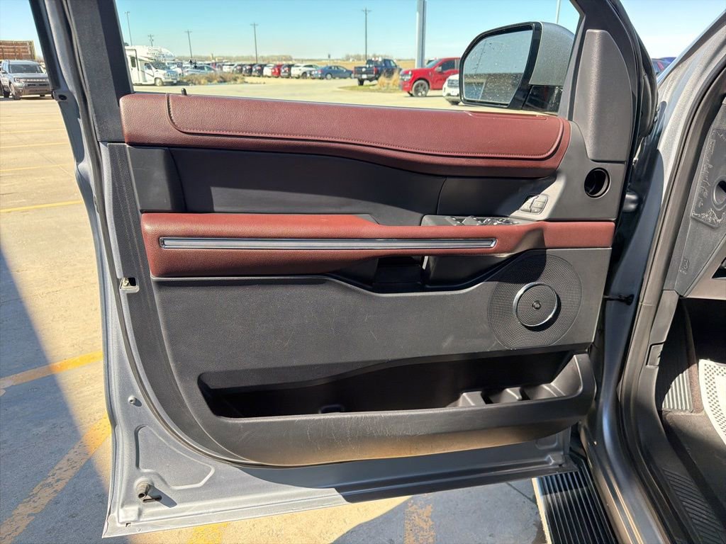Used 2023 Ford Expedition Max Limited AWD/4WD image 10