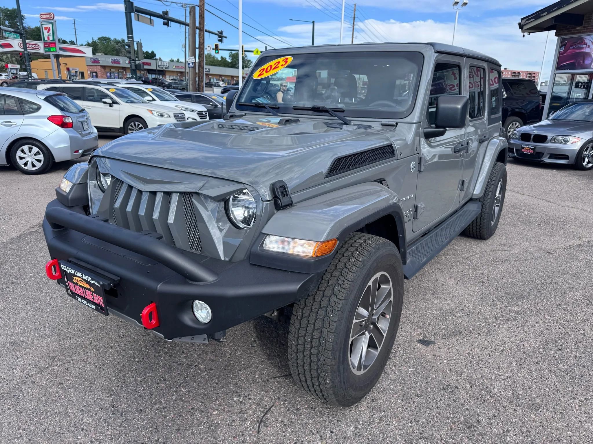 Used 2023 Jeep Wrangler Unlimited Sahara AWD/4WD image 4