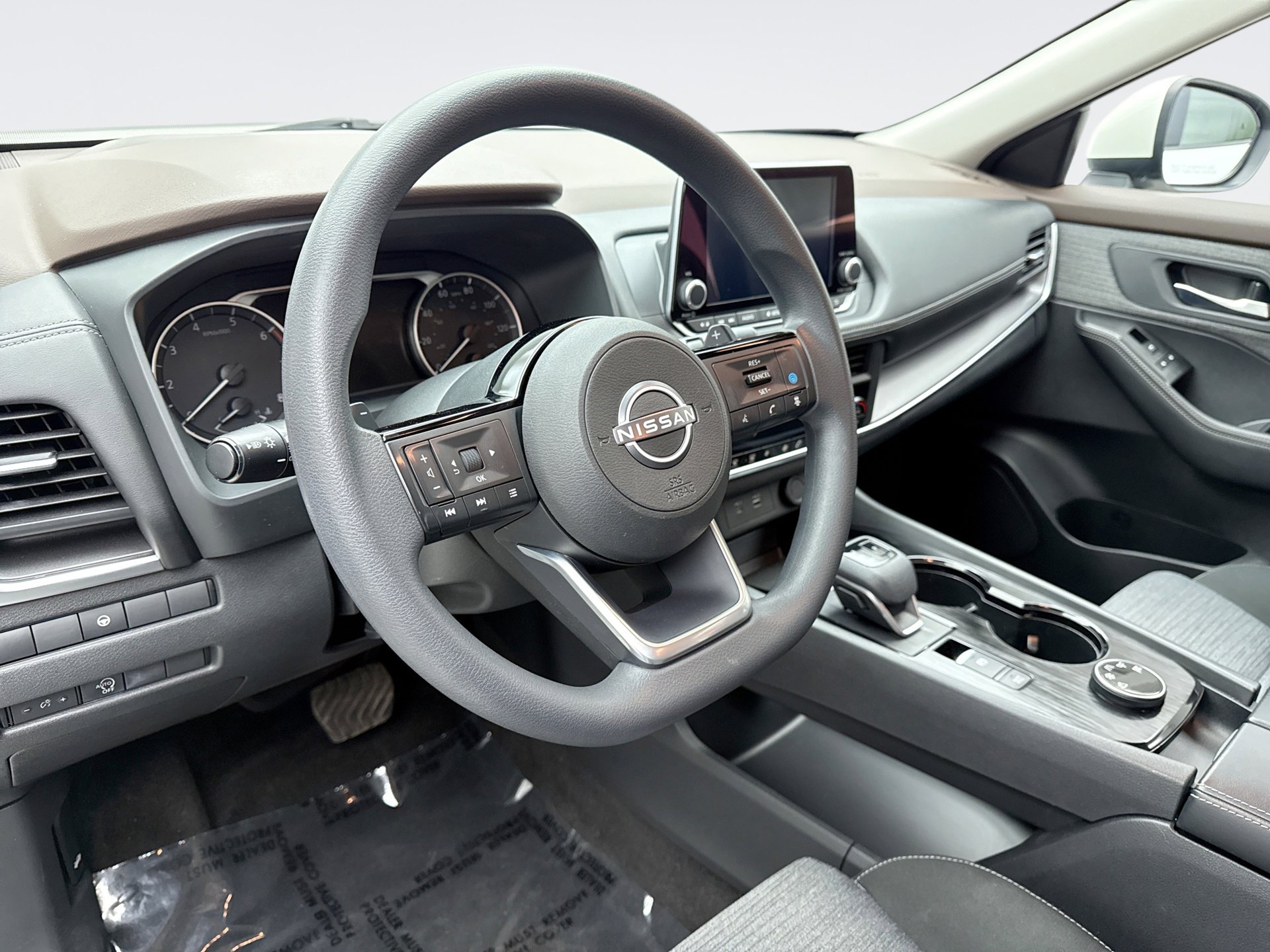 Used 2023 Nissan Rogue SV image 10