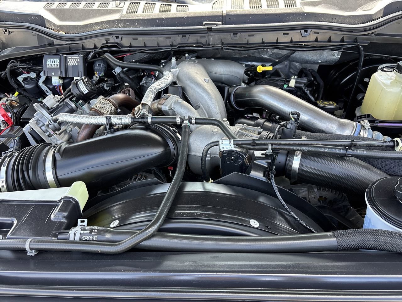 Used 2022 Ford F250 Lariat w/ Black Appearance Package image 9