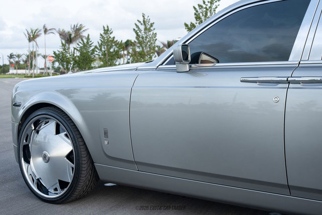 Used 2005 Rolls-Royce Phantom Sedan RWD image 85
