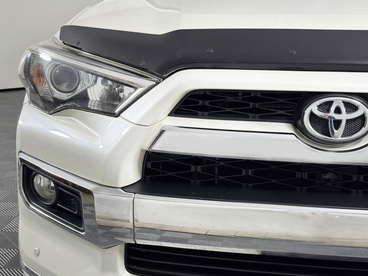 Used 2014 Toyota 4Runner Limited AWD/4WD image 3