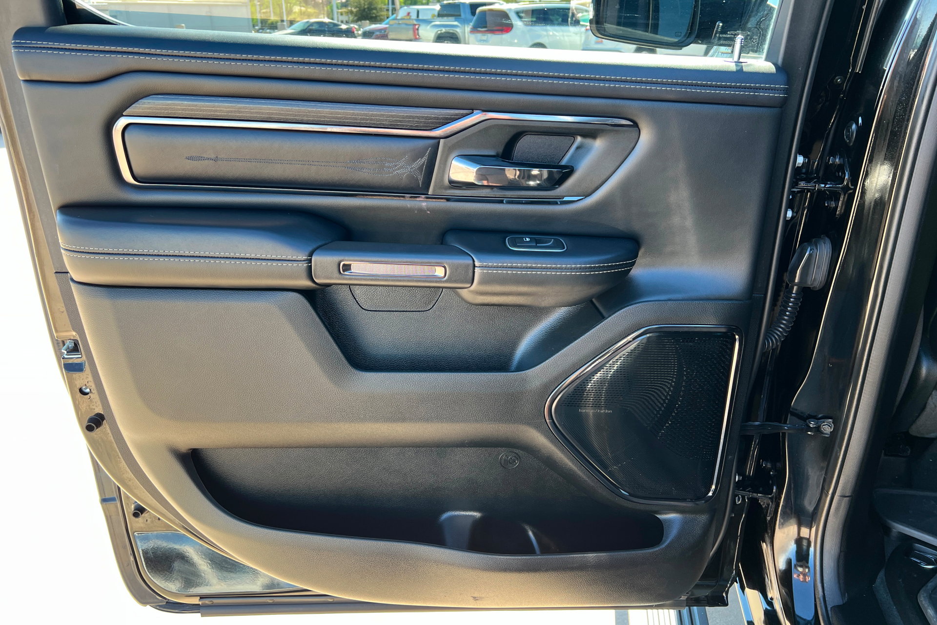 Used 2024 RAM 1500 Limited AWD/4WD image 18