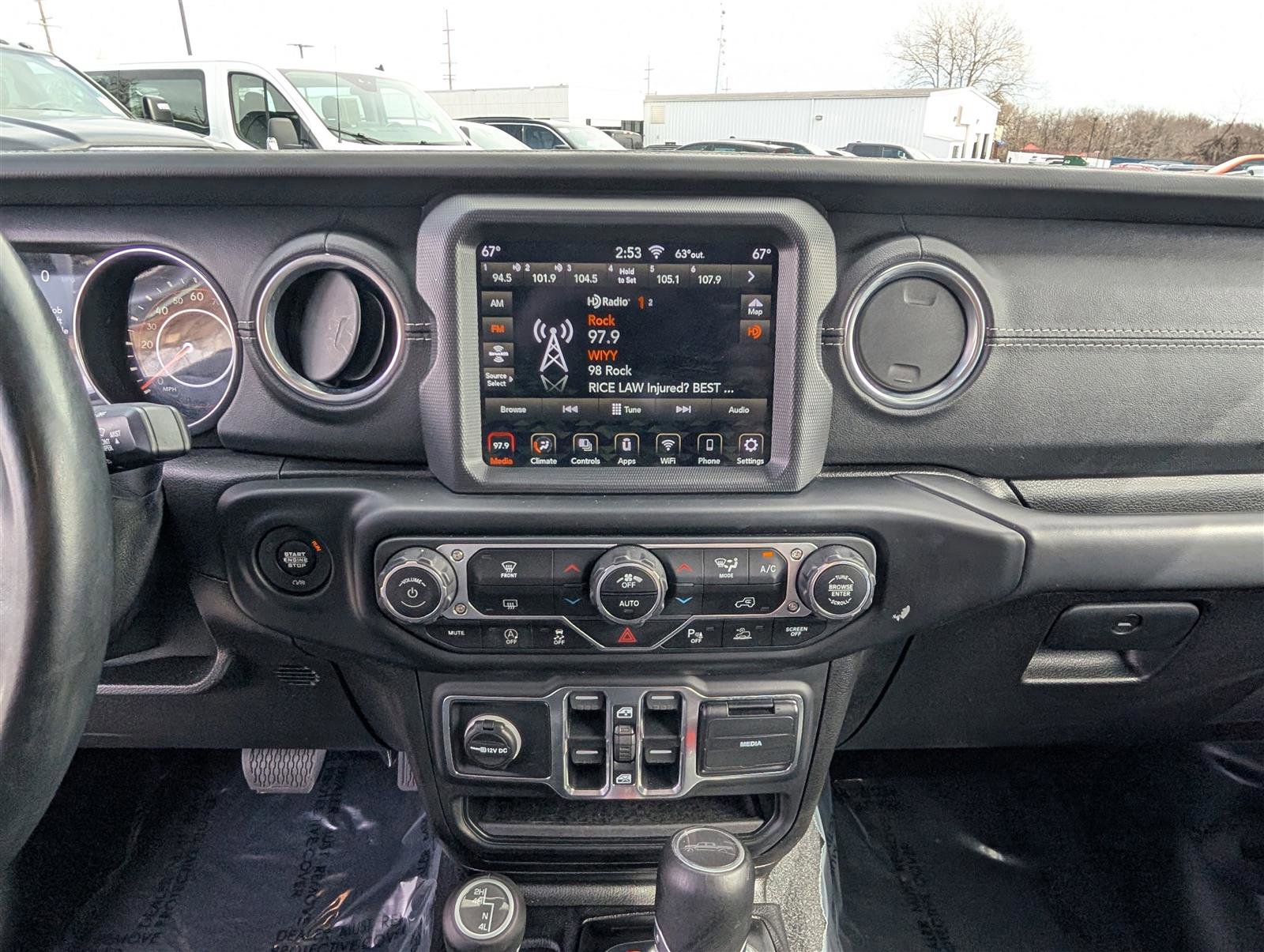 Used 2020 Jeep Gladiator Overland image 17