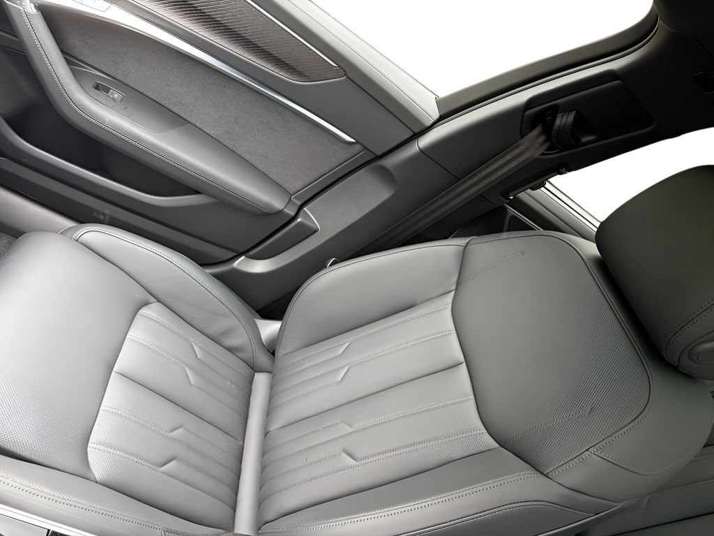 Used 2023 Audi RS 6 AWD/4WD image 27