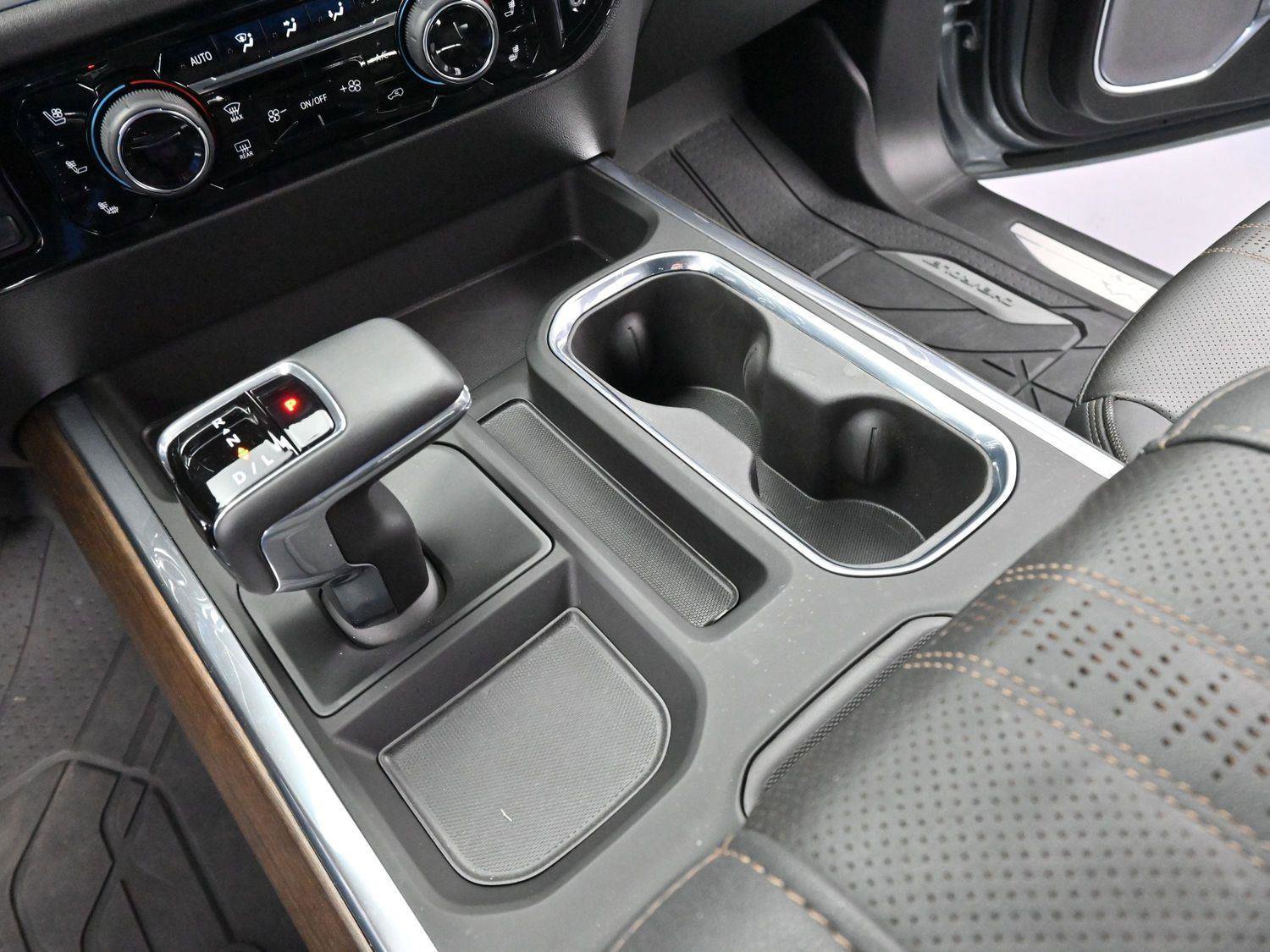 Used 2025 Chevrolet Silverado 1500 High Country w/ Technology Package AWD/4WD image 26