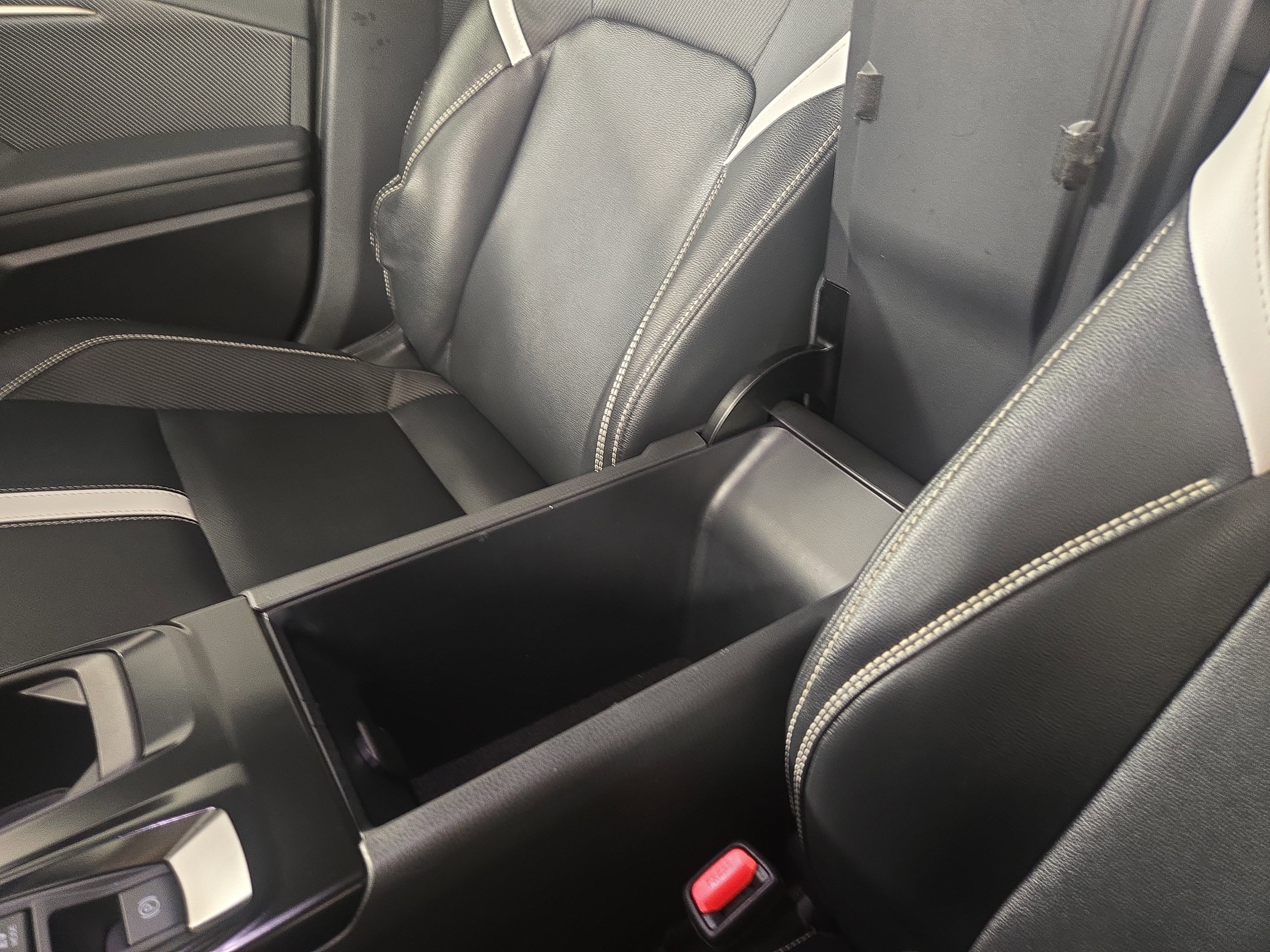 Used 2025 Toyota Camry SE FWD image 27