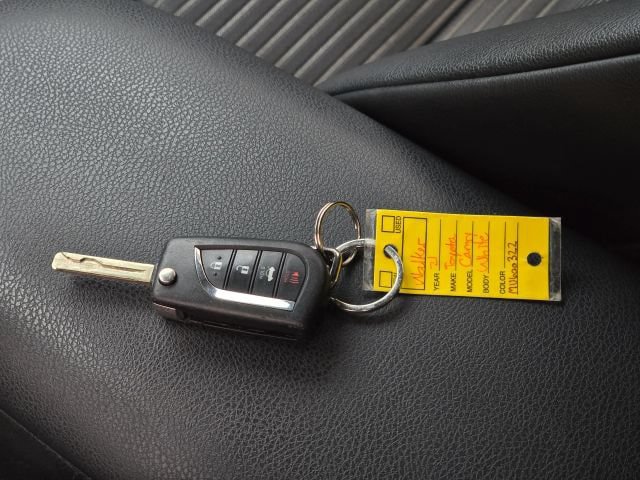Used 2021 Toyota Camry SE FWD image 32