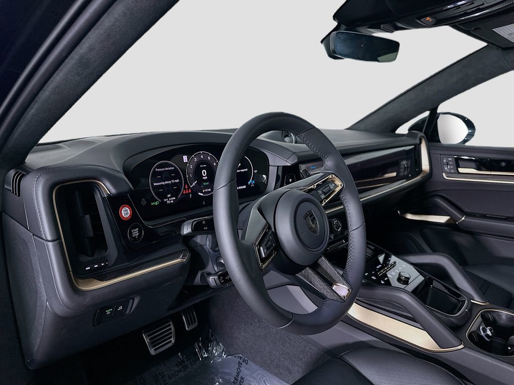 New 2025 Porsche Cayenne Turbo image 4