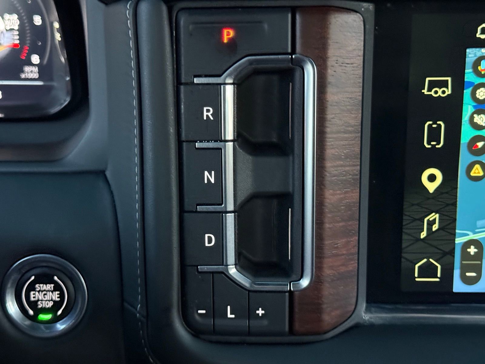 Used 2023 GMC Yukon Denali Ultimate AWD/4WD image 26