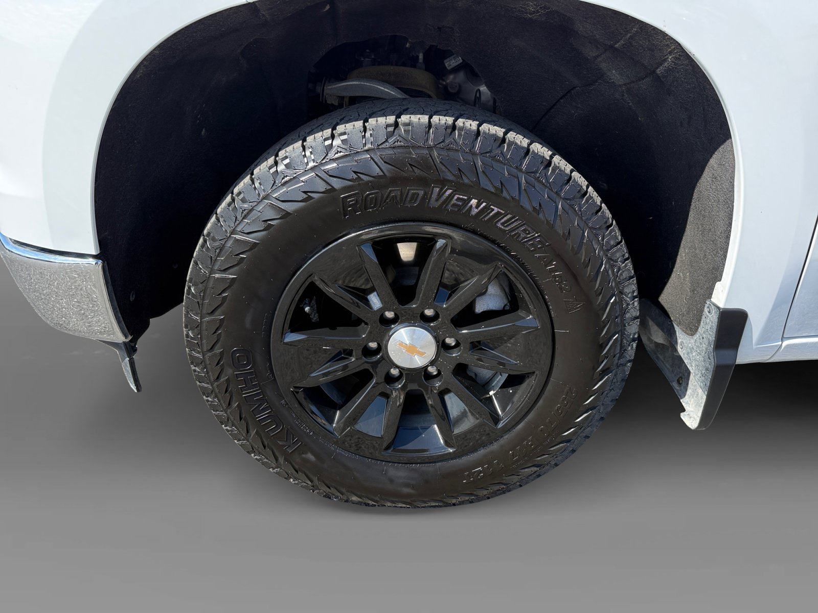 Used 2025 Chevrolet Silverado 1500 LT RWD image 9