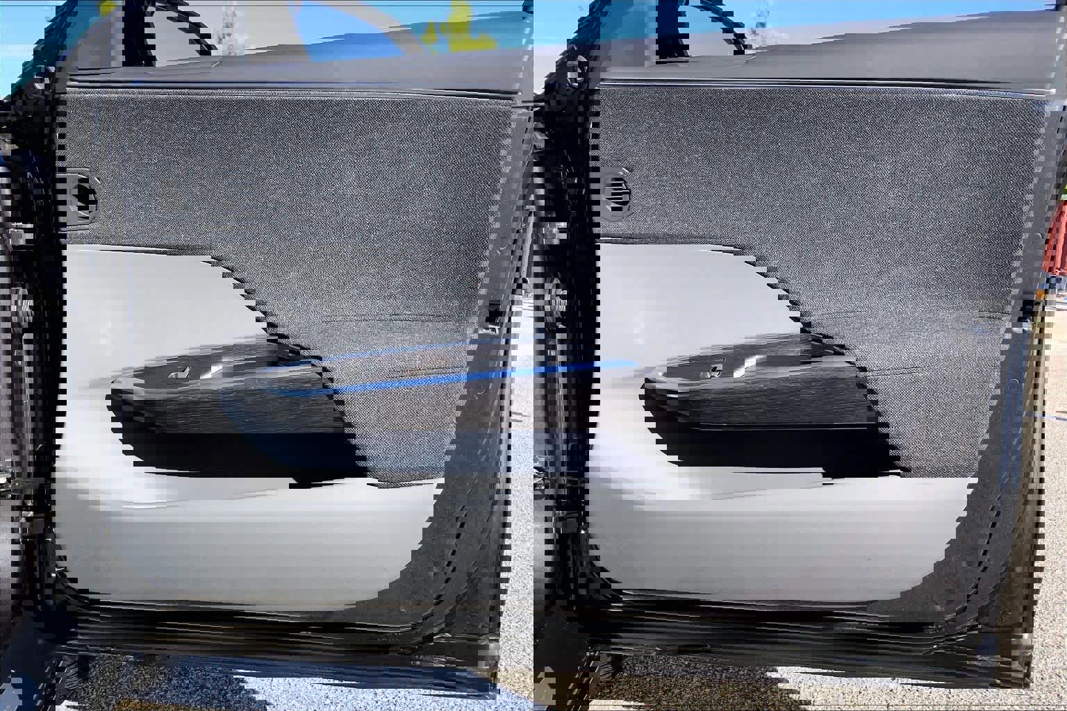 Used 2025 Lucid Air Pure image 22