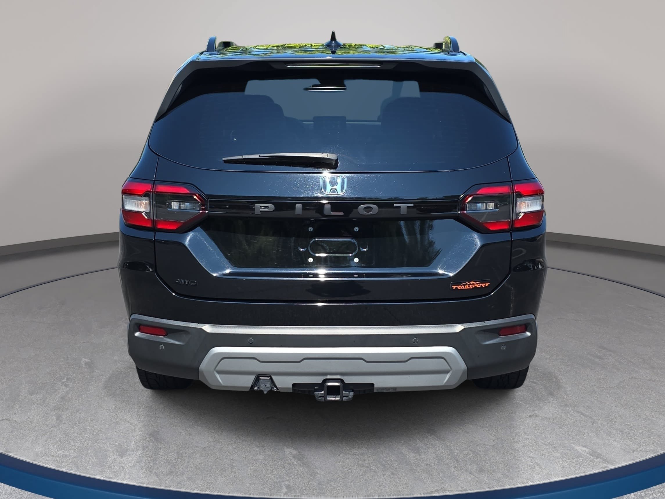 Certified 2025 Honda Pilot TrailSport image 6