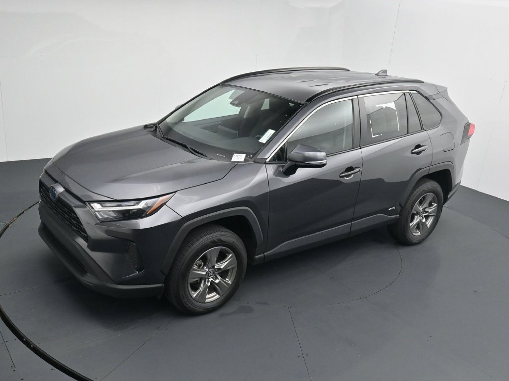 Used 2024 Toyota RAV4 XLE AWD/4WD image 12