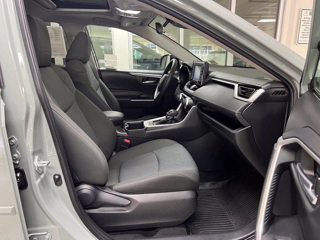 Certified 2022 Toyota RAV4 XLE w/ Convenience Package FWD image 21