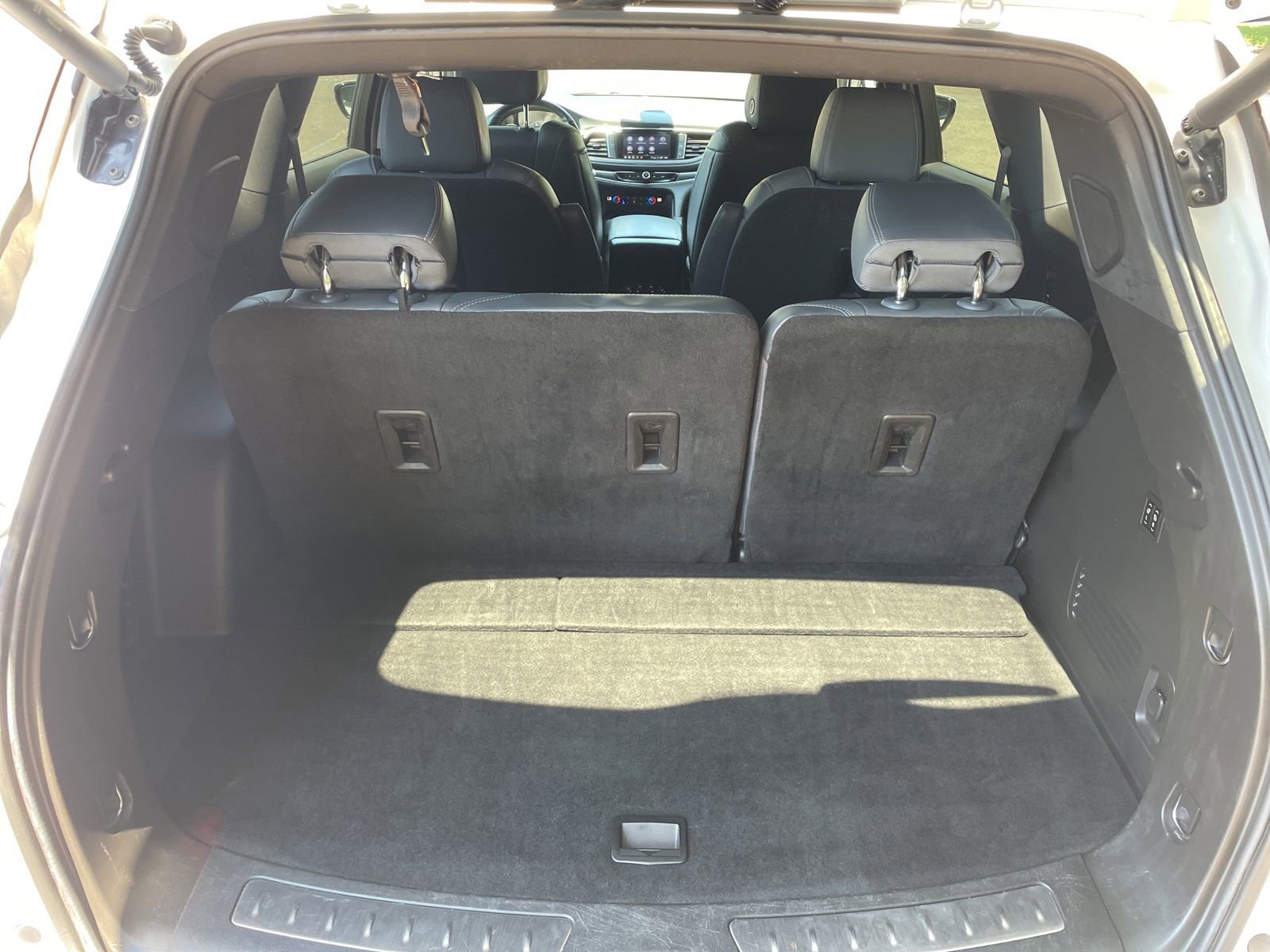 Used 2024 Buick Enclave Premium AWD/4WD image 33