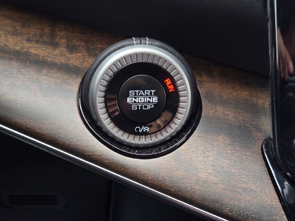 Used 2024 Jeep Grand Wagoneer L 4WD image 27