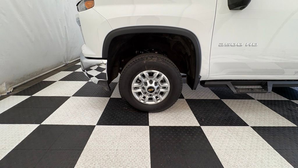 Used 2024 Chevrolet Silverado 2500 LT w/ All Star Edition AWD/4WD image 11