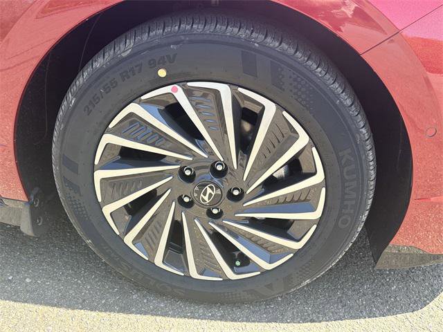 New 2025 Hyundai Sonata Limited image 12