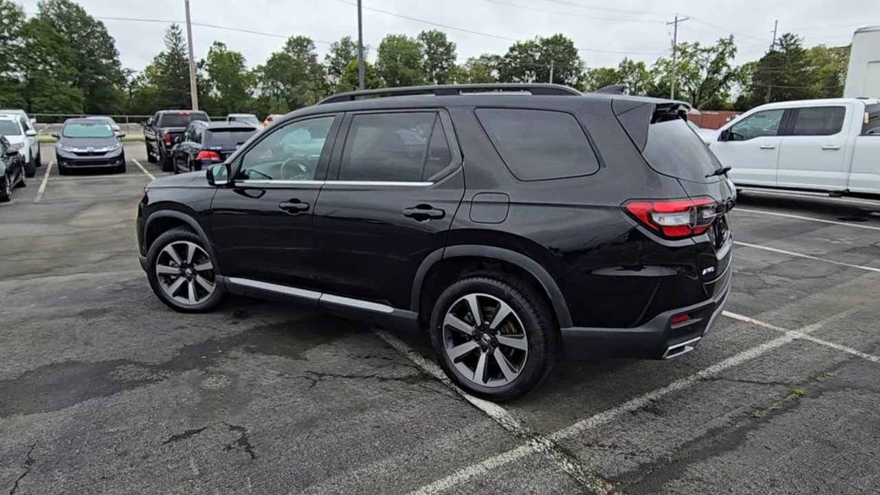 Used 2023 Honda Pilot Touring image 7
