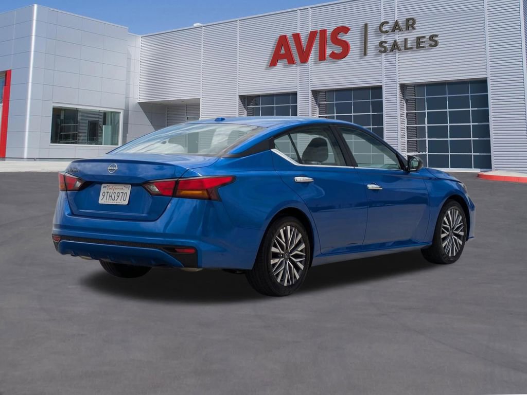 Used 2025 Nissan Altima 2.5 SV FWD image 6