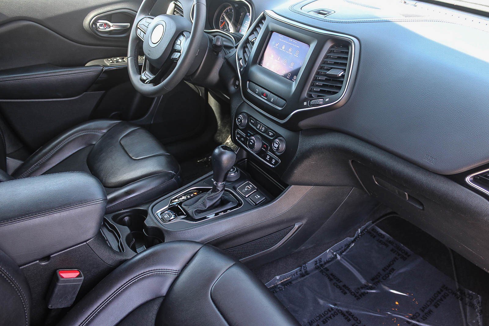 Used 2021 Jeep Cherokee Latitude Plus image 17