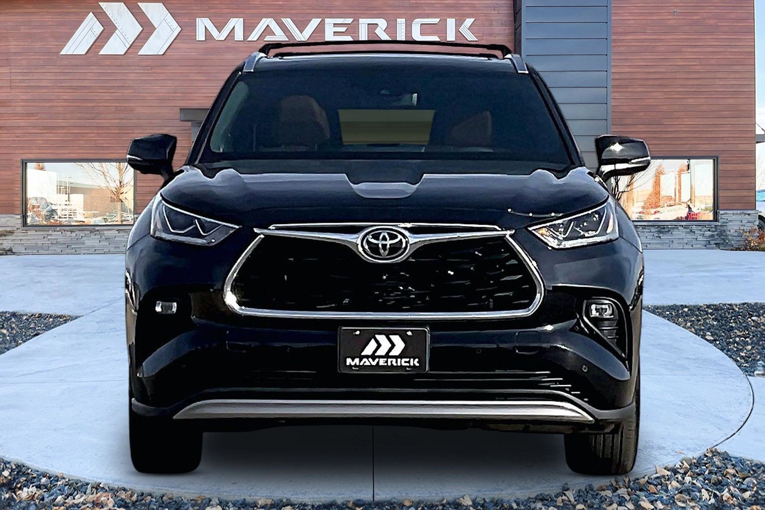 Used 2023 Toyota Highlander Platinum image 2