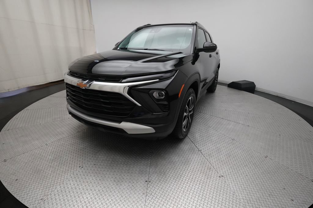 Used 2025 Chevrolet TrailBlazer LT AWD/4WD image 12