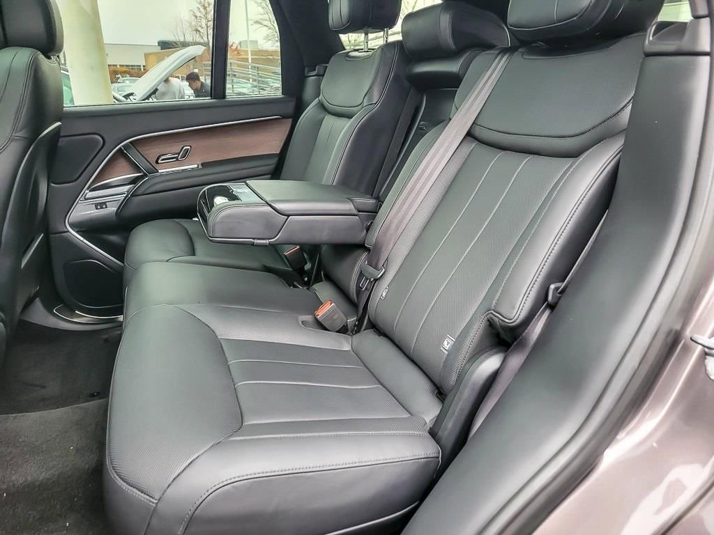 Used 2023 Land Rover Range Rover SE image 10