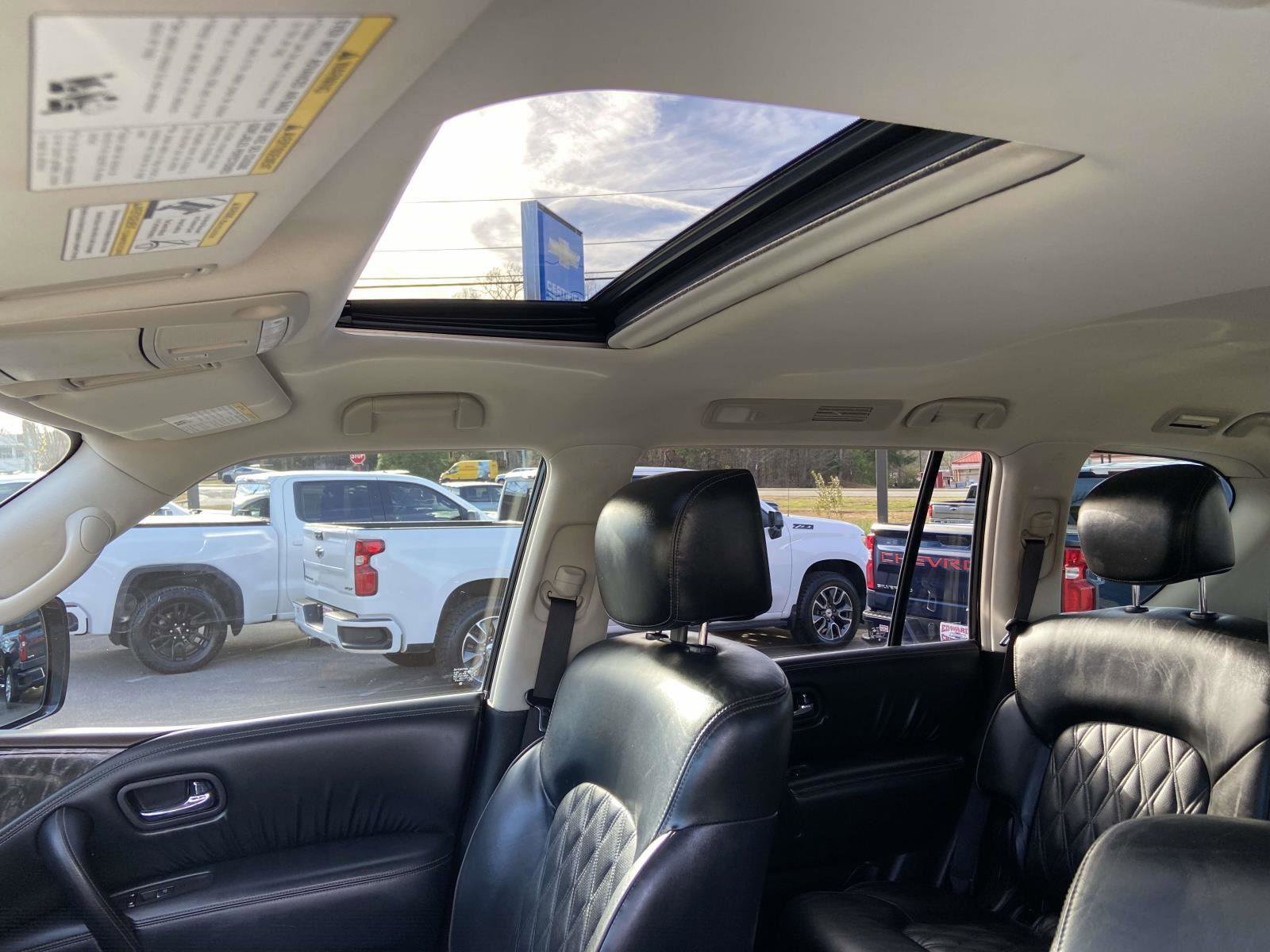 Used 2021 Nissan Armada Platinum image 3