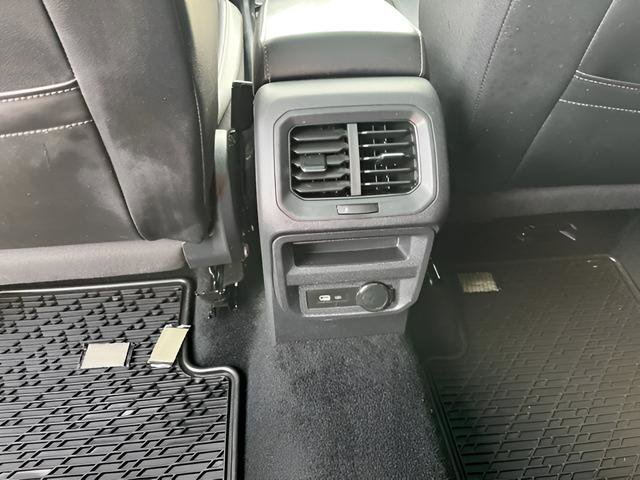 Used 2022 Volkswagen Tiguan SE image 27
