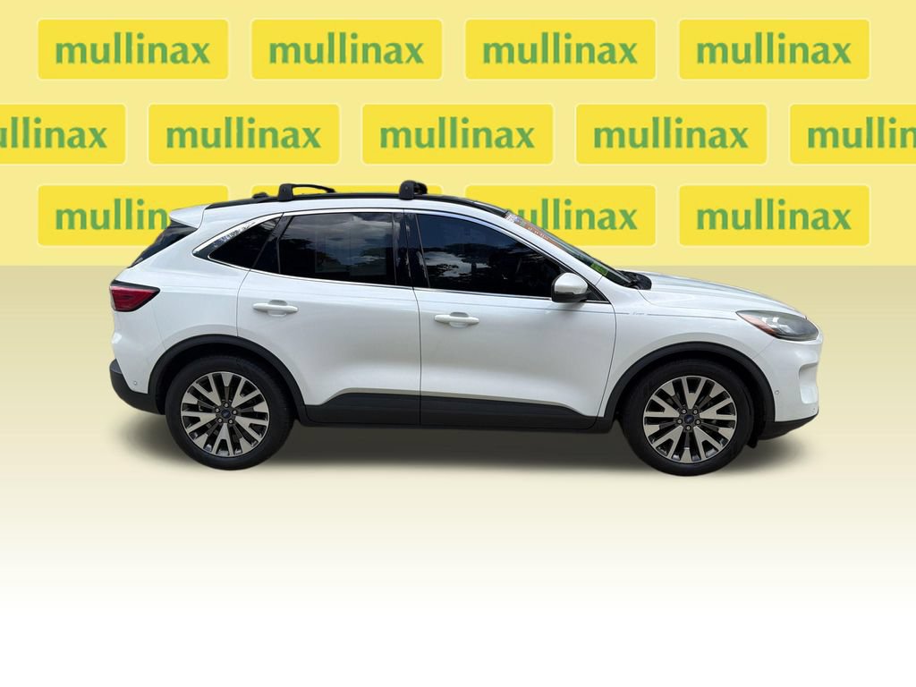 Used 2020 Ford Escape Titanium FWD video 2