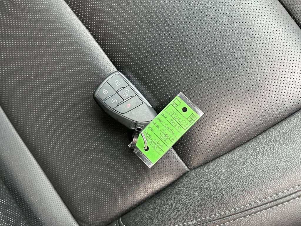 Used 2024 GMC Sierra 1500 SLT image 33