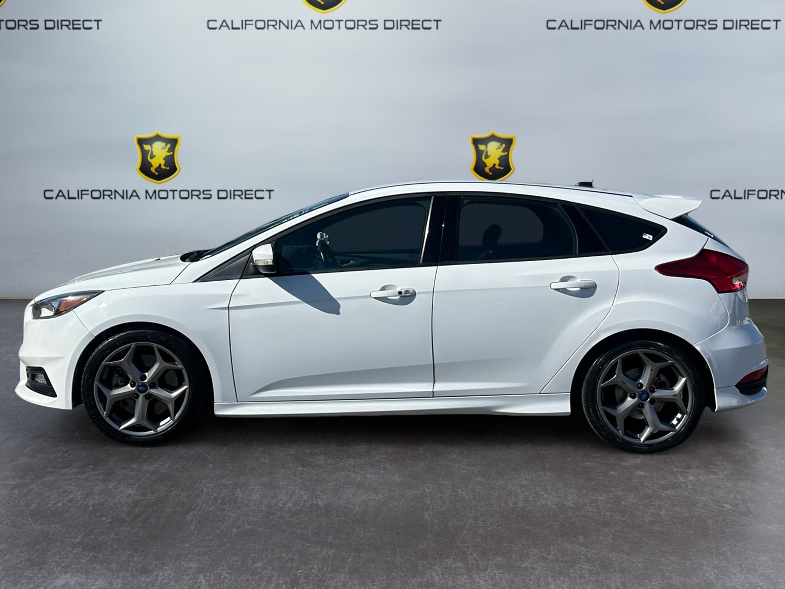 Used 2016 Ford Focus ST FWD image 2