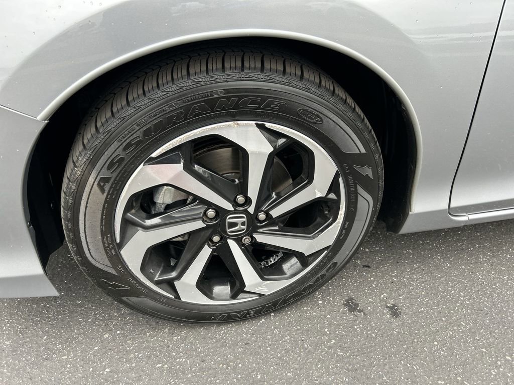 Used 2017 Honda Accord EX image 10