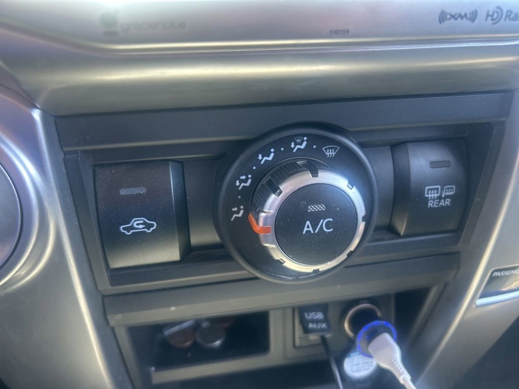 Used 2018 Toyota 4Runner SR5 AWD/4WD image 31