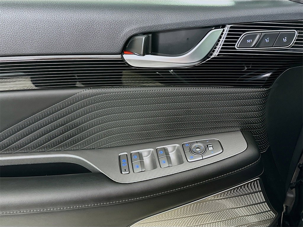 Used 2024 Hyundai Palisade Calligraphy image 21