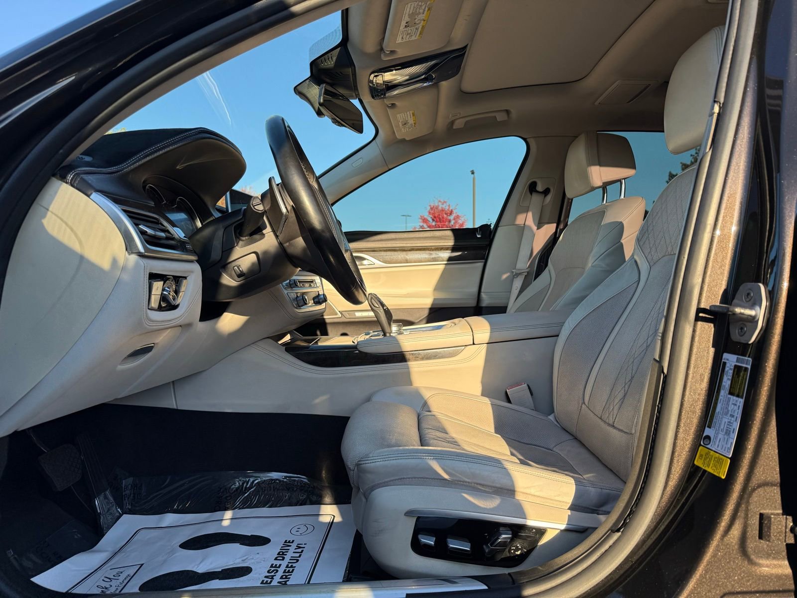 Used 2016 BMW 740i image 14