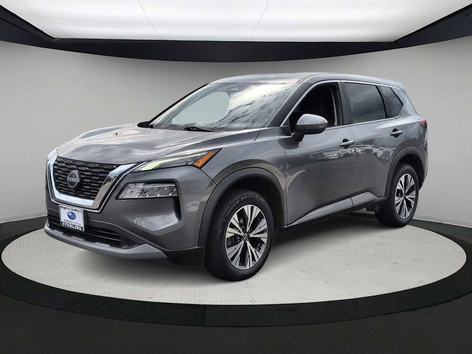 Used 2023 Nissan Rogue SV image 4